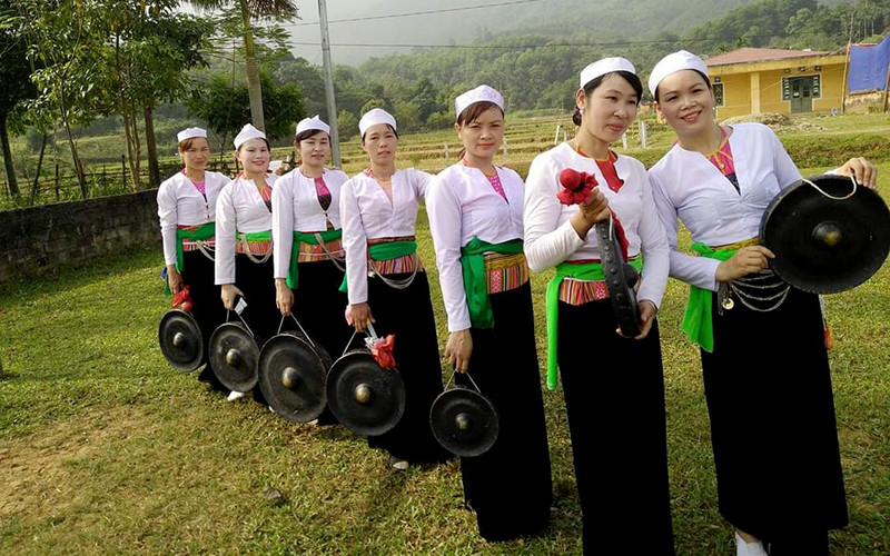  Cồng chiêng là món ăn tinh thần không thể thiếu của người dân Tiến Xuân.