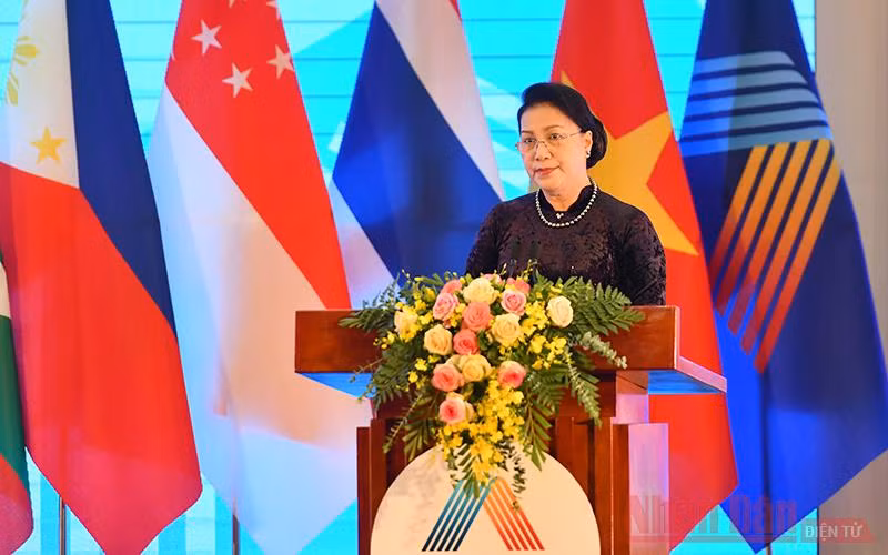 Chủ tịch Quốc hội Nguyễn Thị Kim Ngân, Chủ tịch AIPA 41. Ảnh: DUY LINH