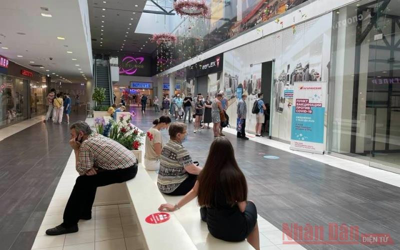 Người Nga đã tích cực đi tiêm vaccine phòng Covid-19 hơn trước (Ảnh: Quế Anh)