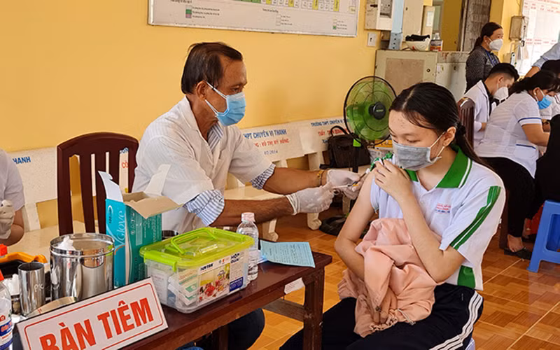 100% học sinh từ 12 tuổi đến dưới 18 tuổi ở Hậu Giang đã được tiêm vaccine phòng Covid-19.