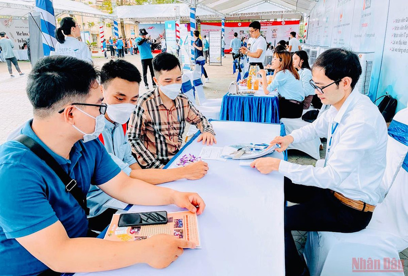 Gần 2 nghìn lao động tham gia Ngày hội việc làm Hải Phòng năm 2022