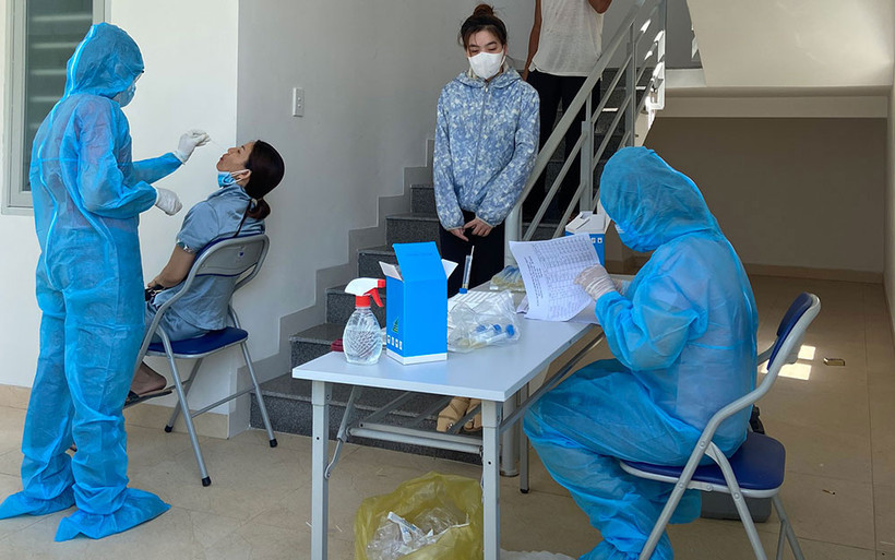 Tăng cường lấy mẫu xét nghiệm sàng lọc SARS-CoV-2.