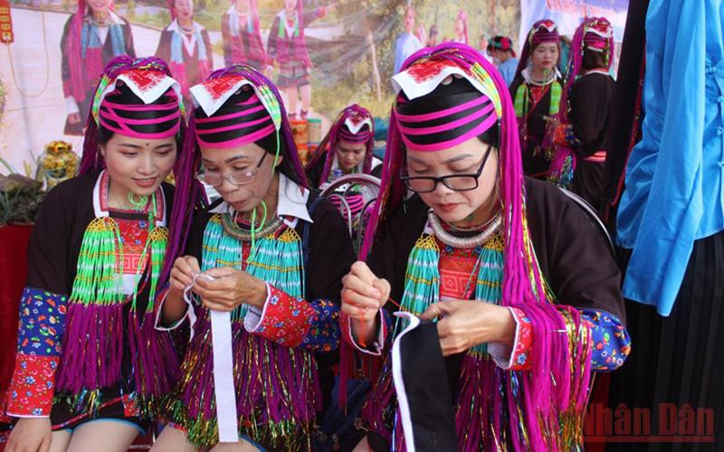 Hình ảnh tại Lễ hội Hoa sim biên giới năm 2022.