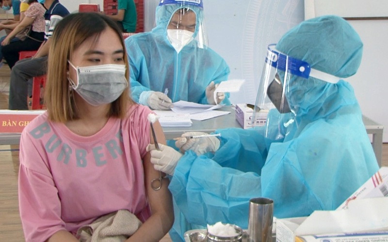 Sóc Trăng tăng cường tiêm vaccine ngừa Covid-19 cho người dân.