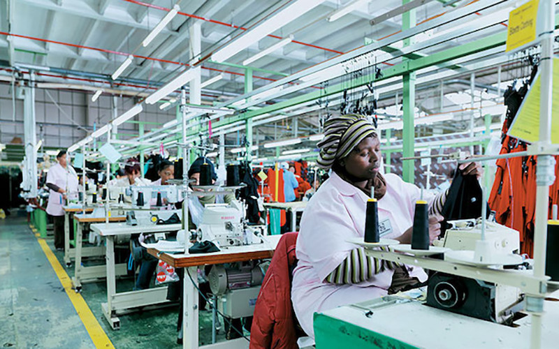 Nhà máy sản xuất quần áo ở Kếp Tao, Nam Phi. Ảnh LSE BLOGS
