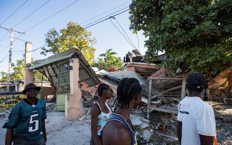 Hàng trăm nhà ở tại Haiti bị sập sau trận động đất ngày 14/8. (Ảnh: Reuters)