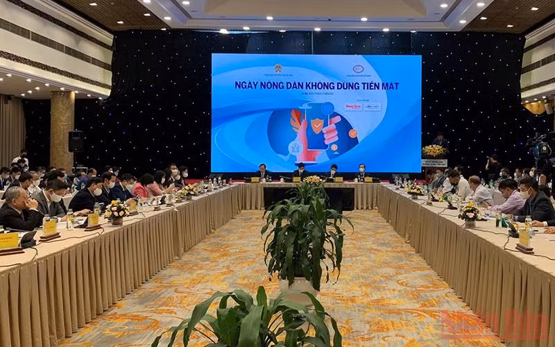 Quang cảnh hội thảo “Ngày nông dân không dùng tiền mặt”.