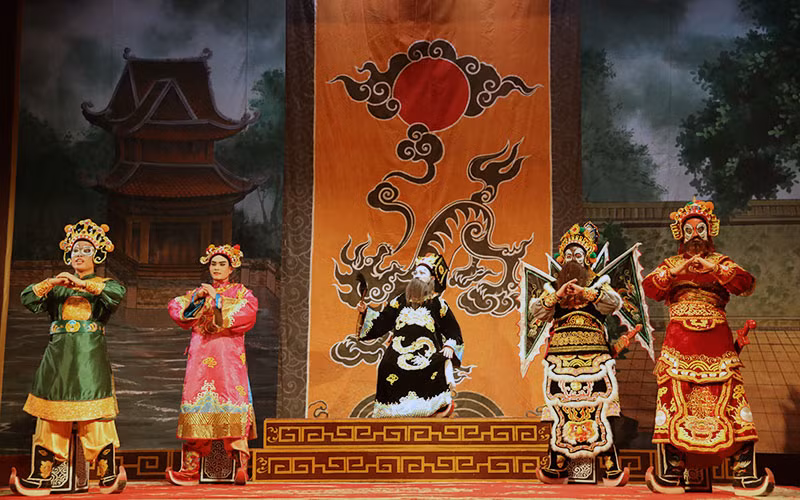 Một cảnh trong vở diễn Võ Tam Tư (Nhà hát Tuồng Việt Nam) phát sóng trên truyền hình cổ vũ nhân dân vượt qua đại dịch Covid-19. 