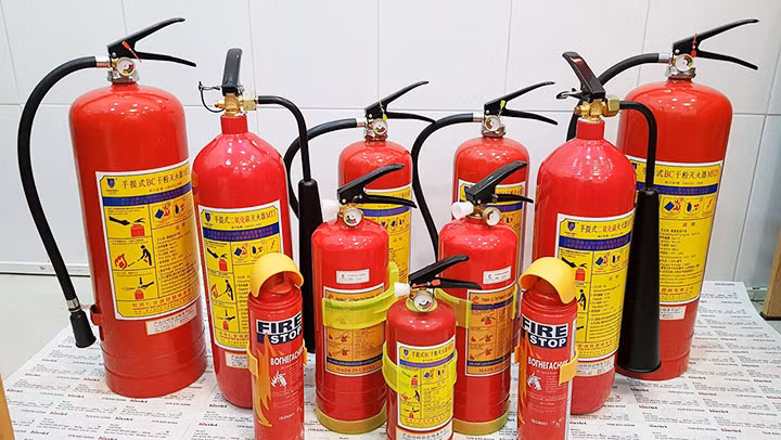 Nên trang bị bình xịt cứu hỏa gia đình để đề phòng bất trắc.