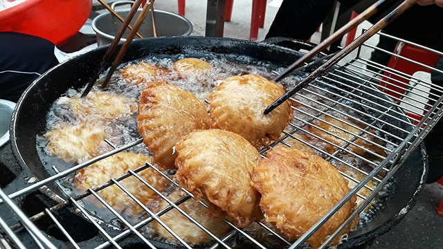 Quên gió lạnh cùng bánh áp chao Cao Bằng