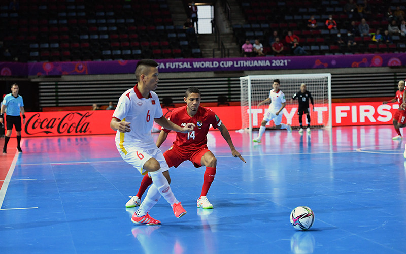 Ðội Việt Nam (áo trắng) thắng Panama, tạo hưng phấn trước trận gặp Czech. Ảnh: VFF 