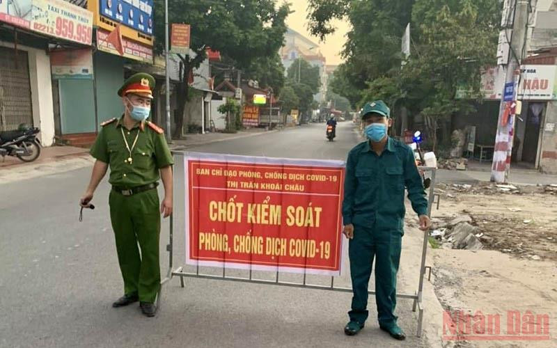 Thị trấn Khoái Châu thành lập chốt kiểm dịch Covid-19.