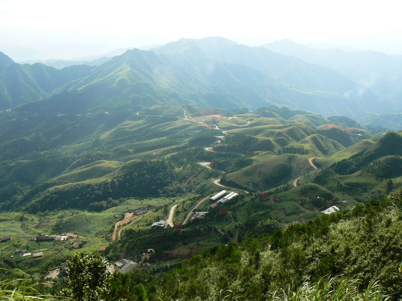 Đường lên Khu du lịch Mẫu Sơn, Lộc Bình (Lạng Sơn).