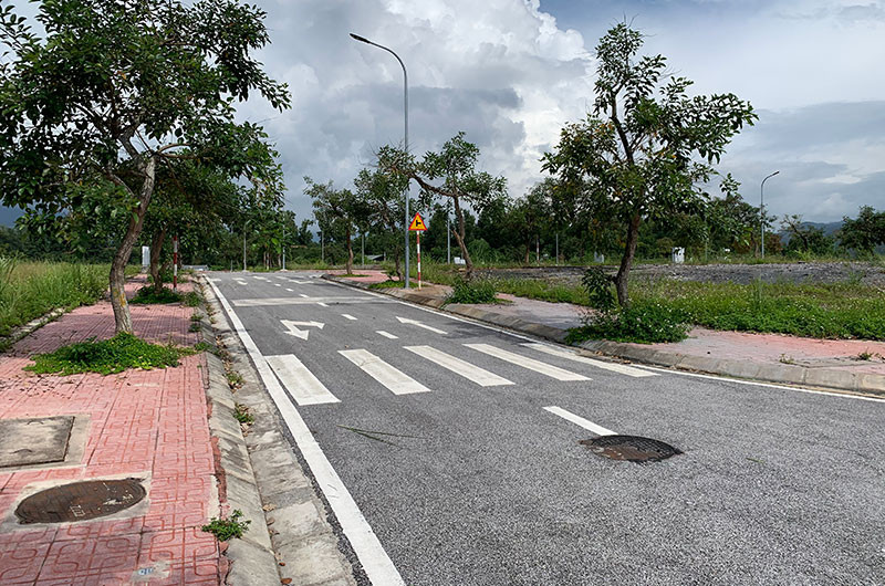 Dù đã quá thời hạn gần hai năm, nhưng hiện tại Dự án Khu nhà ở Tân Thanh vẫn hoang vắng thế này.