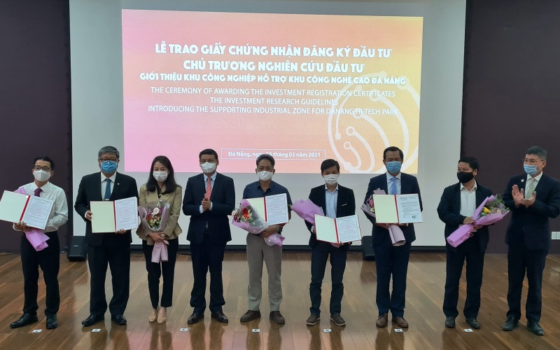 Trao Giấy chứng nhận đăng ký đầu tư, Chủ trương nghiên cứu đầu tư cho các dự án đầu năm mới 2021.