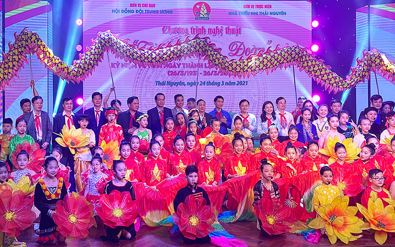 Đại diện lãnh đạo T.Ư Đoàn, Hội đồng Đội T.Ư và các ban, sở, ngành cùng thiếu nhi Thái Nguyên khởi động đợt thi đua cao điểm chào mừng 80 Ngày thành lập Đội TNTP Hồ Chí Minh.