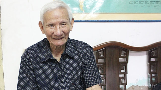 Còn “sôi bầu máu nóng”
