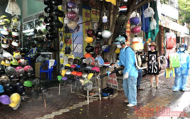 Phun thuốc tiêu độc, khử trùng khu vực nhà riêng BN517.