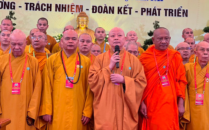 Hòa thượng Thích Lệ Trang (đang phát biểu) - tân Trưởng ban Trị sự Giáo hội Phật giáo Việt Nam TP Hồ Chí Minh. 