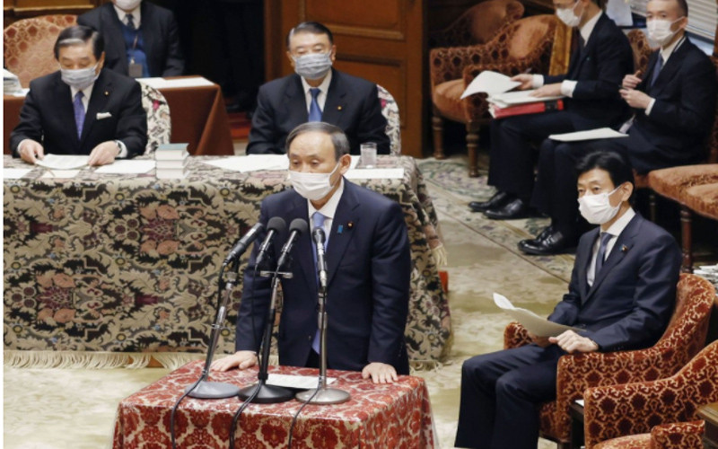 Thủ tướng Suga phát biểu tại Quốc hội Nhật Bản, ngày 2-2. (Ảnh: Kyodo)