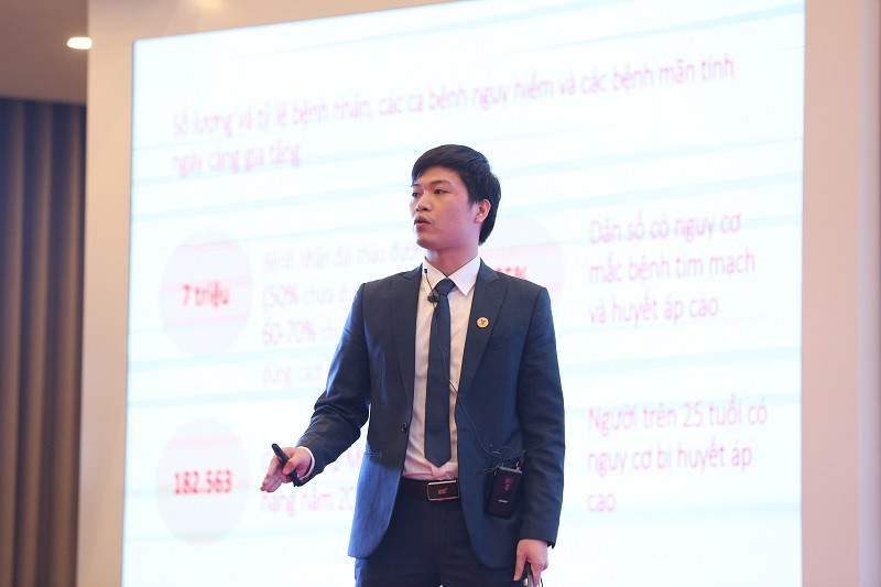 Công nghệ số sẽ giúp tháo gỡ khó khăn của người dân trong tiếp cận dịch vụ y tế. 