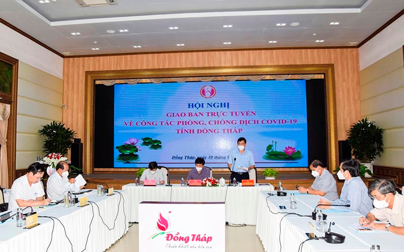 Chủ tịch UBND tỉnh Đồng Tháp Phạm Thiện Nghĩa phát biểu tại hội nghị.