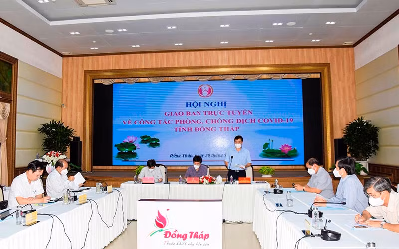 Chủ tịch UBND tỉnh Đồng Tháp Phạm Thiện Nghĩa phát biểu tại hội nghị.