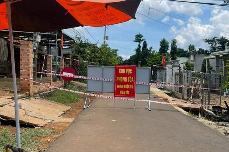 Phong tỏa khu vực nam thanh niên dương tính qua test nhanh SARS-CoV-2.