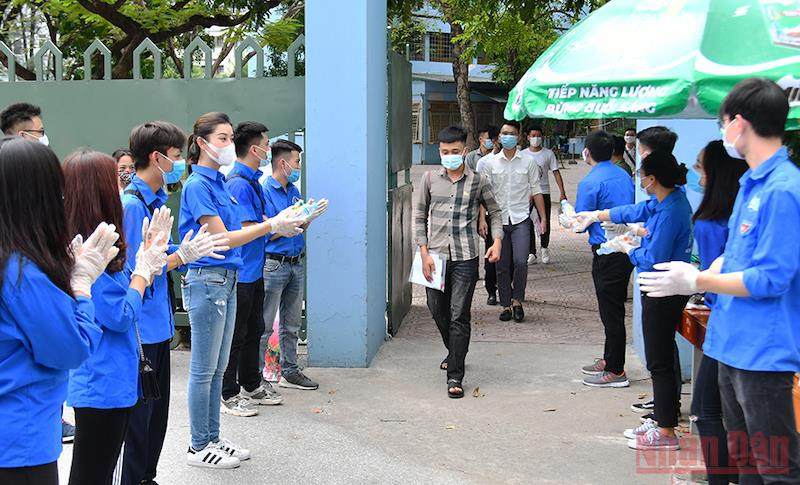 Sĩ tử trong mùa thi. Ảnh minh hoạ: THUỶ NGUYÊN