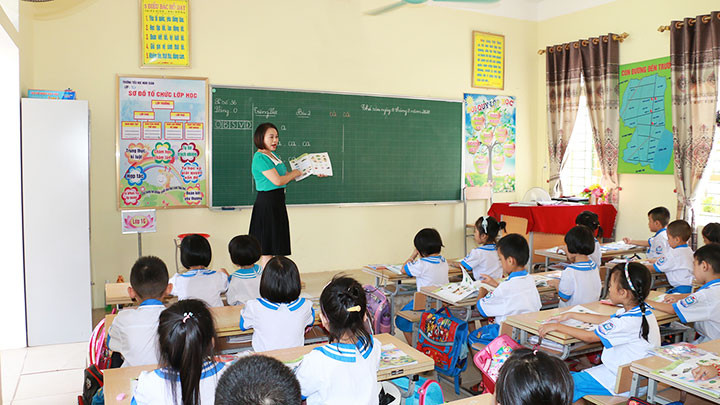 Cần ưu tiên tuyển dụng giáo viên tiếng Anh và Tin học cho khổi tiểu học. 