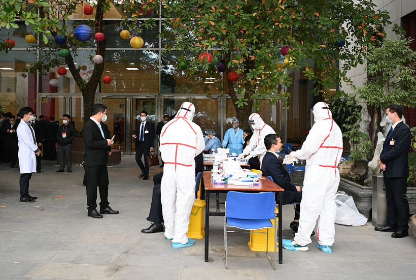 Sáng 29-1, xét nghiệm Covid-19 lần thứ 3 cho toàn bộ phóng viên báo chí và lực lượng phục vụ Đại hội XIII.