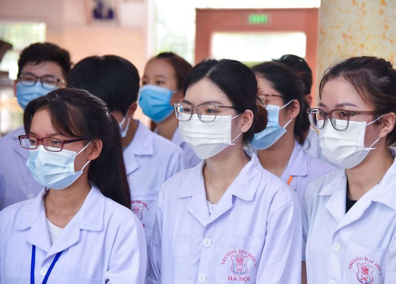 Sinh viên Trường đại học Y Hà Nội trong đợt 3 ra quân lên đường hỗ trợ Bắc Ninh (Ảnh chụp ngày 1-6, HMU) 