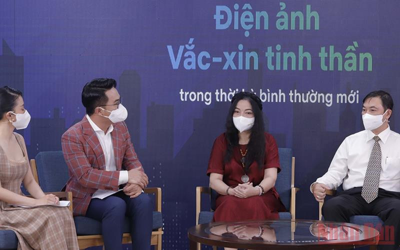 Các đại biểu trao đổi ý kiến tại buổi hội thảo.