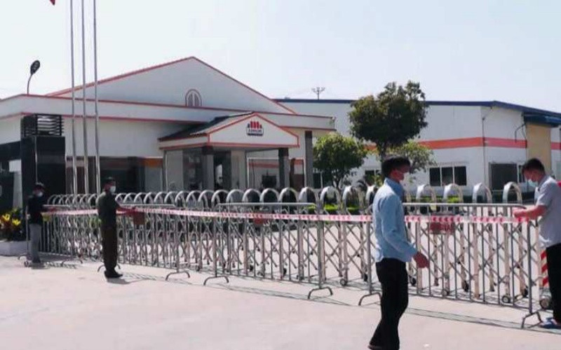 Lập rào chắn, yêu cầu Công ty SungJin Nice Việt Nam tạm dừng hoạt động.
