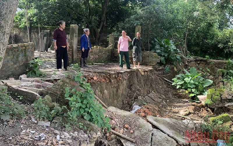 Người dân thôn C9, xã Thanh Xương, huyện Điện Biên, đang rất lo lắng vì sạt lở ảnh hưởng đời sống.