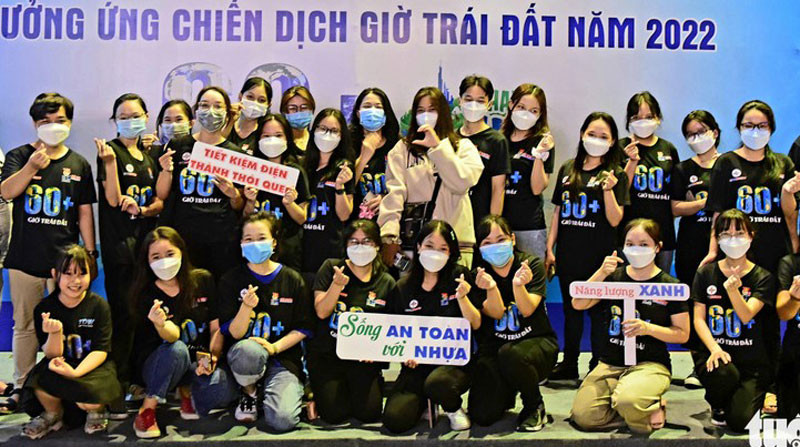 Các tình nguyện viên tham gia chương trình tắt đèn Giờ Trái đất năm 2022. (Ảnh: CTV)