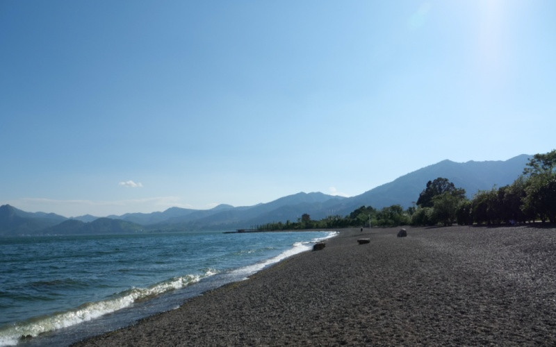 Hồ Phủ Tiên, hồ nước ngọt cao nguyên lớn nhất Trung Quốc.