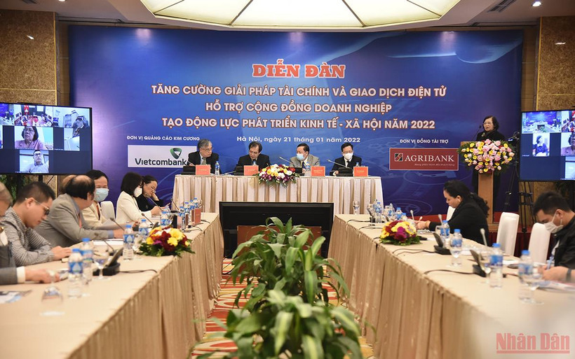 Toàn cảnh diễn đàn “Tăng cường giải pháp tài chính và giao dịch điện tử hỗ trợ cộng đồng doanh nghiệp, tạo động lực phát triển kinh tế-xã hội 2022”. (Ảnh: Minh Duy)