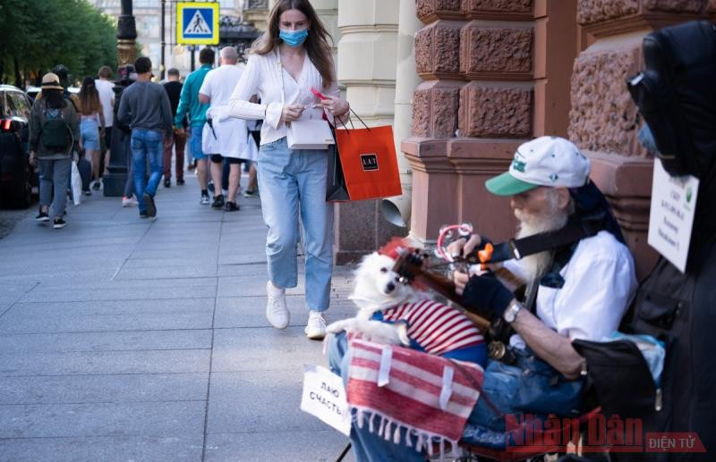 Covid-19 tiếp tục diễn biến phức tạp tại Nga. Ảnh: THANH THỂ