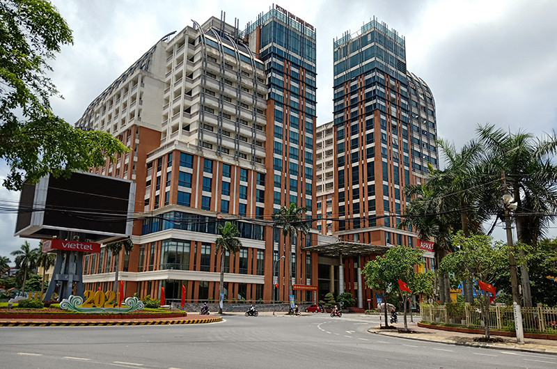 Khu vực trung tâm TP Thái Bình khá vắng vẻ sau khi tỉnh dỡ bỏ giãn cách xã hội từ 12 giờ ngày 20-5.