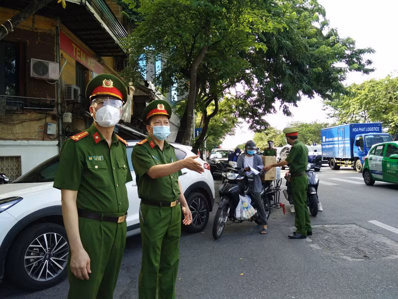 Từ 15 giờ ngày 16/8, 6 tổ liên ngành bắt đầu ra quân xử lý vi phạm về giãn cách xã hội.