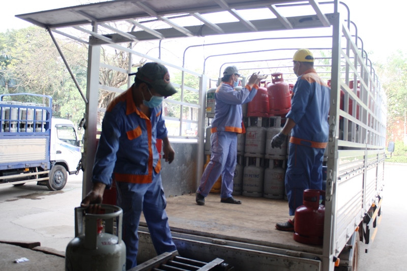 Các doanh nghiệp kinh doanh gas đang bế tắc trong khâu phân phối gas đến người tiêu dùng.