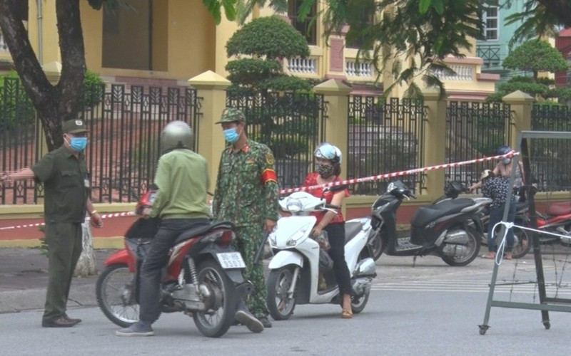 Chốt phòng dịch phường Trần Hưng Đạo, TP Phủ Lý.