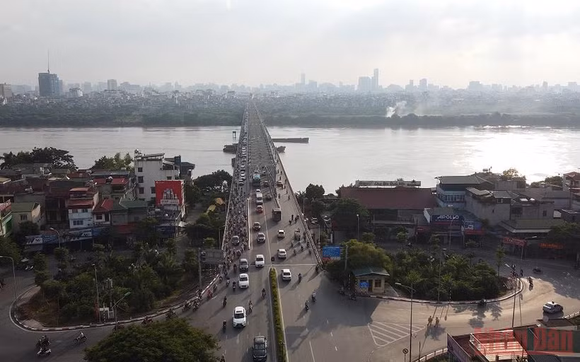 Cầu Chương Dương. (Ảnh: QUỐC TOẢN)