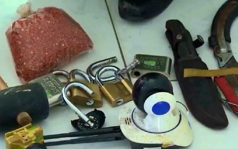 Dụng cụ các đối tượng sử dụng để gây án.