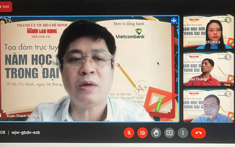 Vụ trưởng Giáo dục trung học, Bộ Giáo dục và Đào tạo Nguyễn Xuân Thành trao đổi tại buổi toạ đàm. 