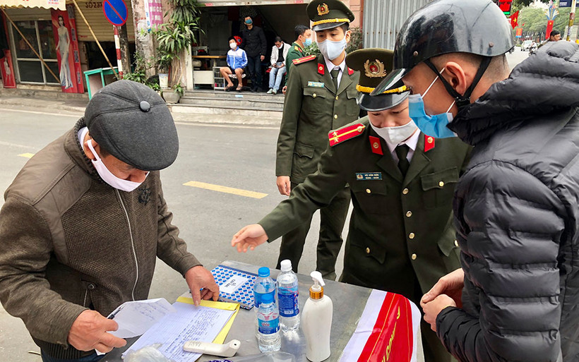  Tăng cường kiểm soát các trường hợp ra vào thành phố.