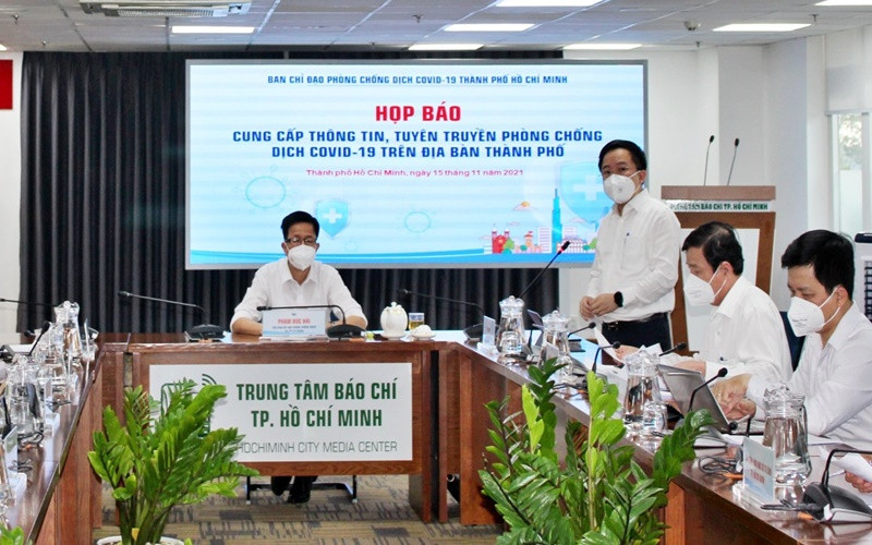 Toàn cảnh buổi họp báo.