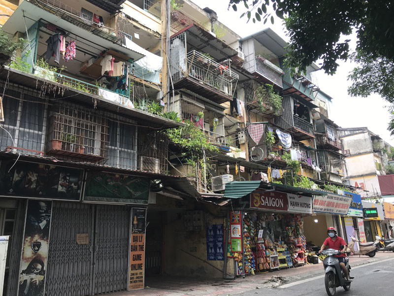 Chung cư cũ trên địa bàn thành phố Hà Nội. (Ảnh: NGỌC ANH)
