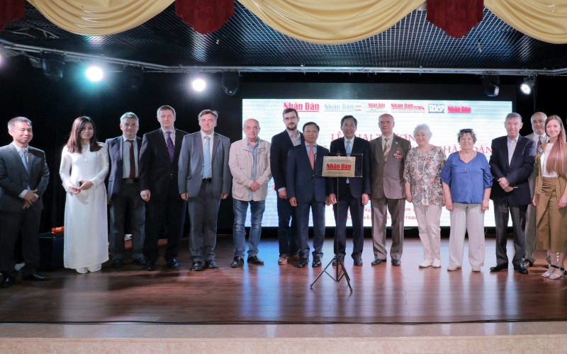  Lễ khai trương Văn phòng thường trú Báo Nhân Dân tại LB Nga. 